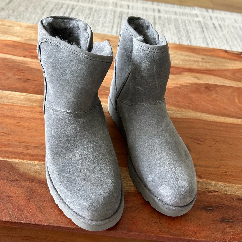 New Ugg Cory II Suede Booties - Picture 3 of 6